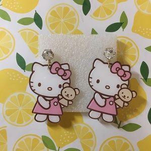 🍊NWT Sanrio Hello Kitty Pink Teddy CZ Earrings